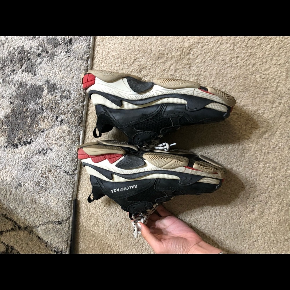 Balenciaga - Picture 2 of 5